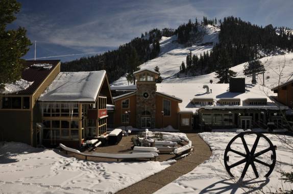 A bela vista do nosso quarto de hotel no Squaw Valley, região do Lake Tahoe, na Califórnia, nos Estados Unidos